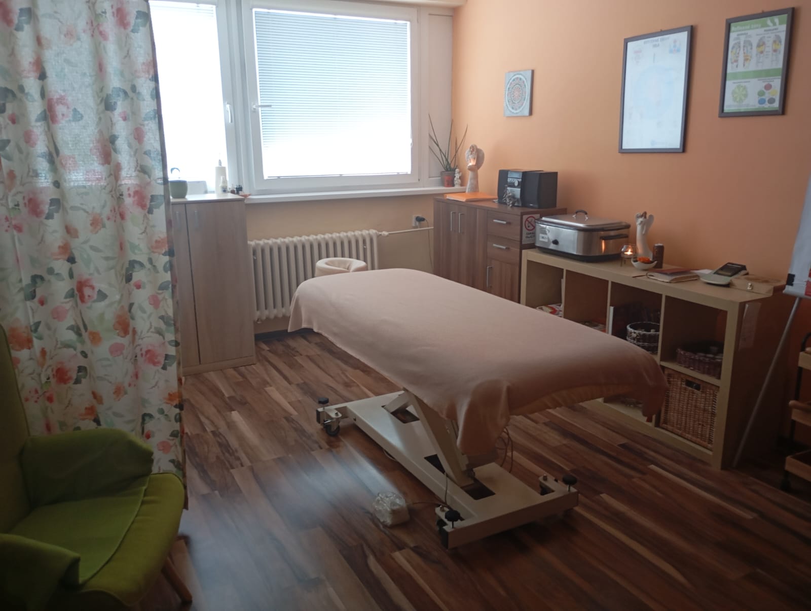Masážne lôžko a vybavenie salónu – Poprad